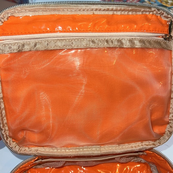 Stephanie Johnson Belize Jenny train case-NEW-interior bag not included-NWT - Picture 7 of 16